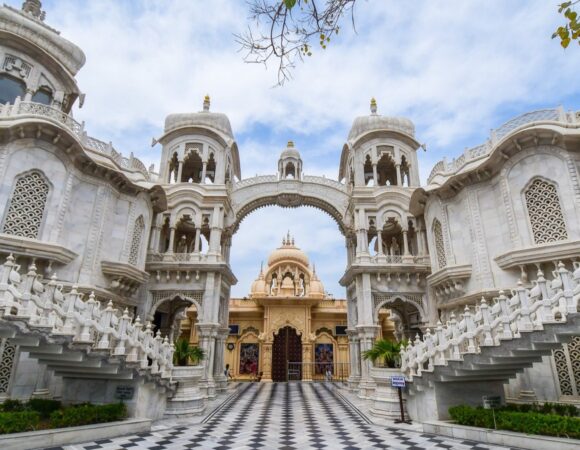 3 Days Vrindavan - Giriraj Ji - Barsana - Nandgaon Tour Package
