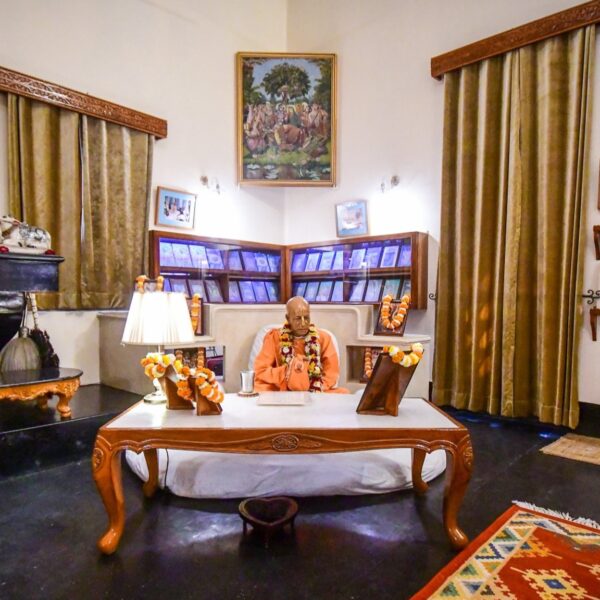Vrindavan - Giriraj